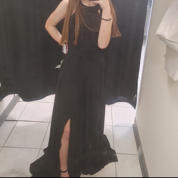 Lulus HOCO dressss - Picture 1 of 3